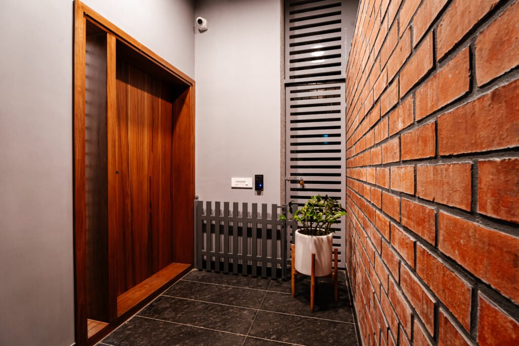 50-Year-Old Bangalore Home Renovated into IGBC-Certified Smart Residence
By Architect Yoshita Sriram – S