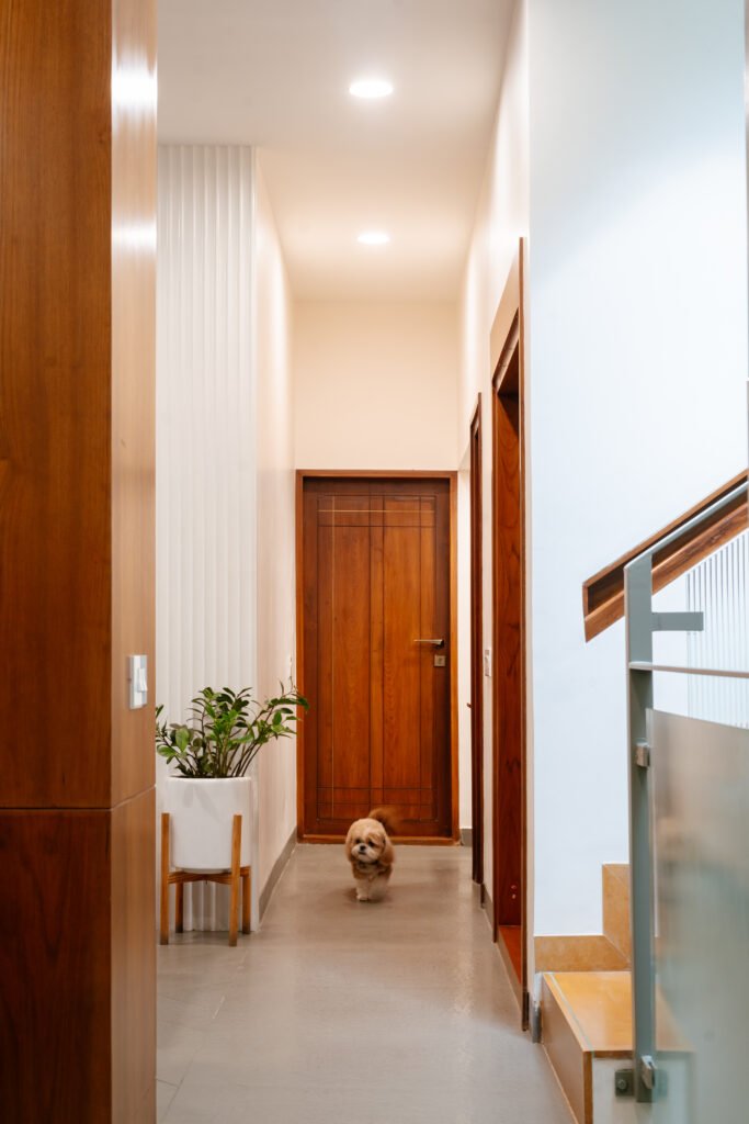 50-Year-Old Bangalore Home Renovated into IGBC-Certified Smart Residence
By Architect Yoshita Sriram – S