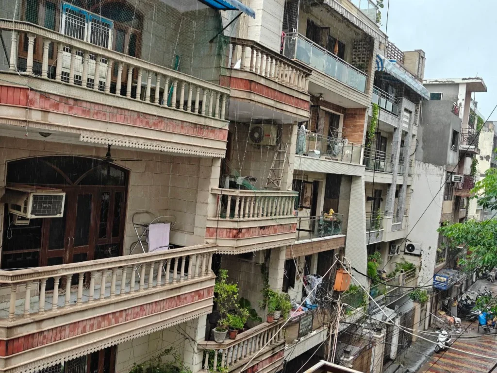 Monsoon Discomfort in Delhi: Fateh Nagar Road