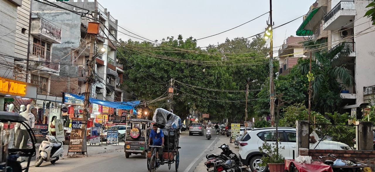 Between Gate and Road: How Delhi’s Frontage Spaces Became Conflict Zones