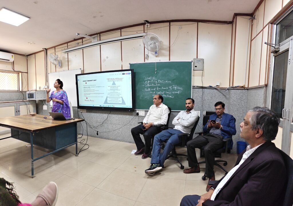 Alka Arya Presents Future Prospects of Planning at DSEU