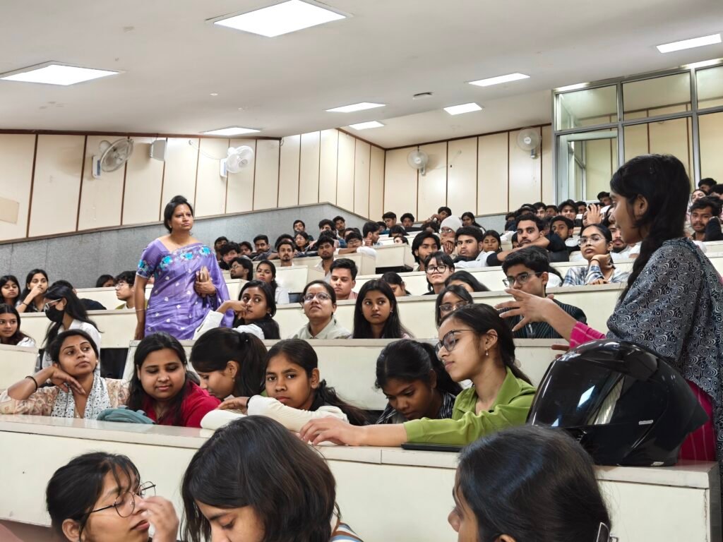 Student Interaction During ITPI–DSEU Brainstorming Session