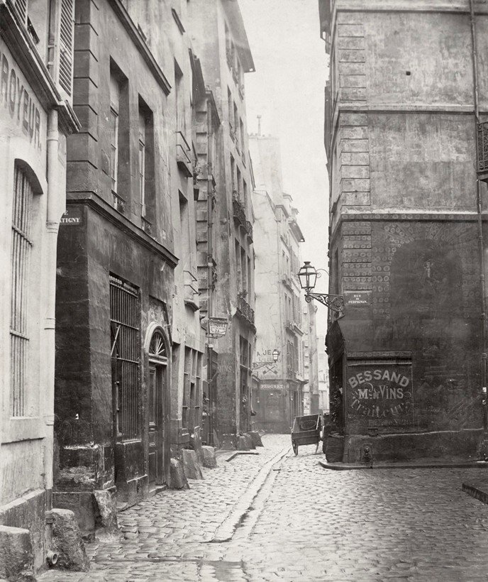 Narrow medieval streets of Paris before Haussmann redevelopment showing congestion