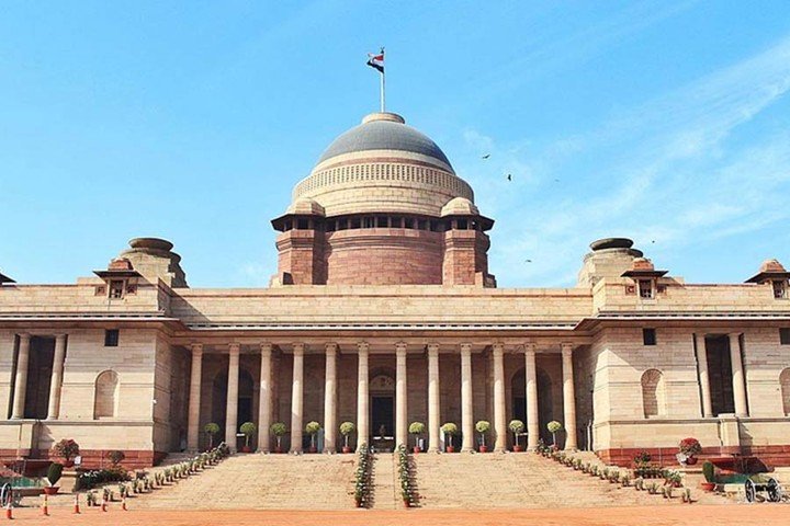 Front façade and central dome of Rashtrapati Bhavan in New Delhi