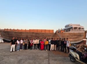 SAL School of Architecture students group photo during Mandvi field study