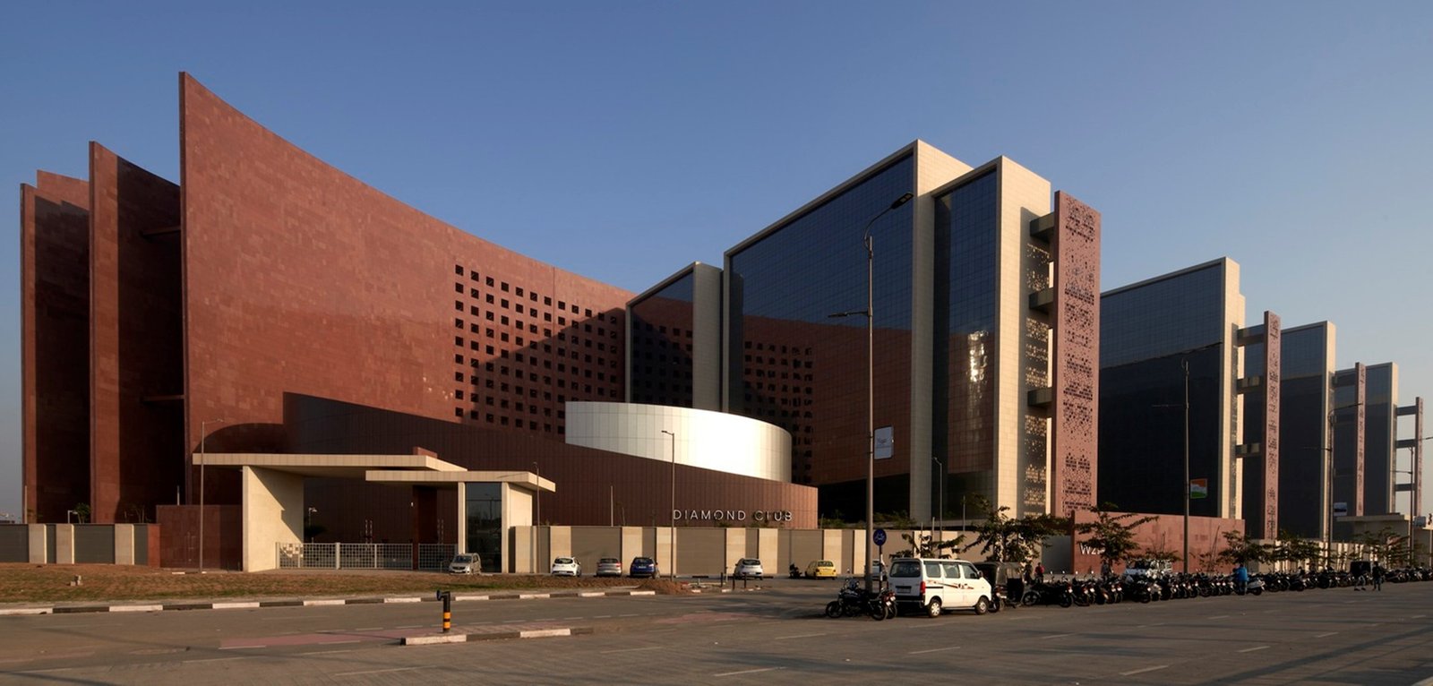 “A Building That Feels Like a City: The Astonishing Scale of Surat Diamond Bourse”