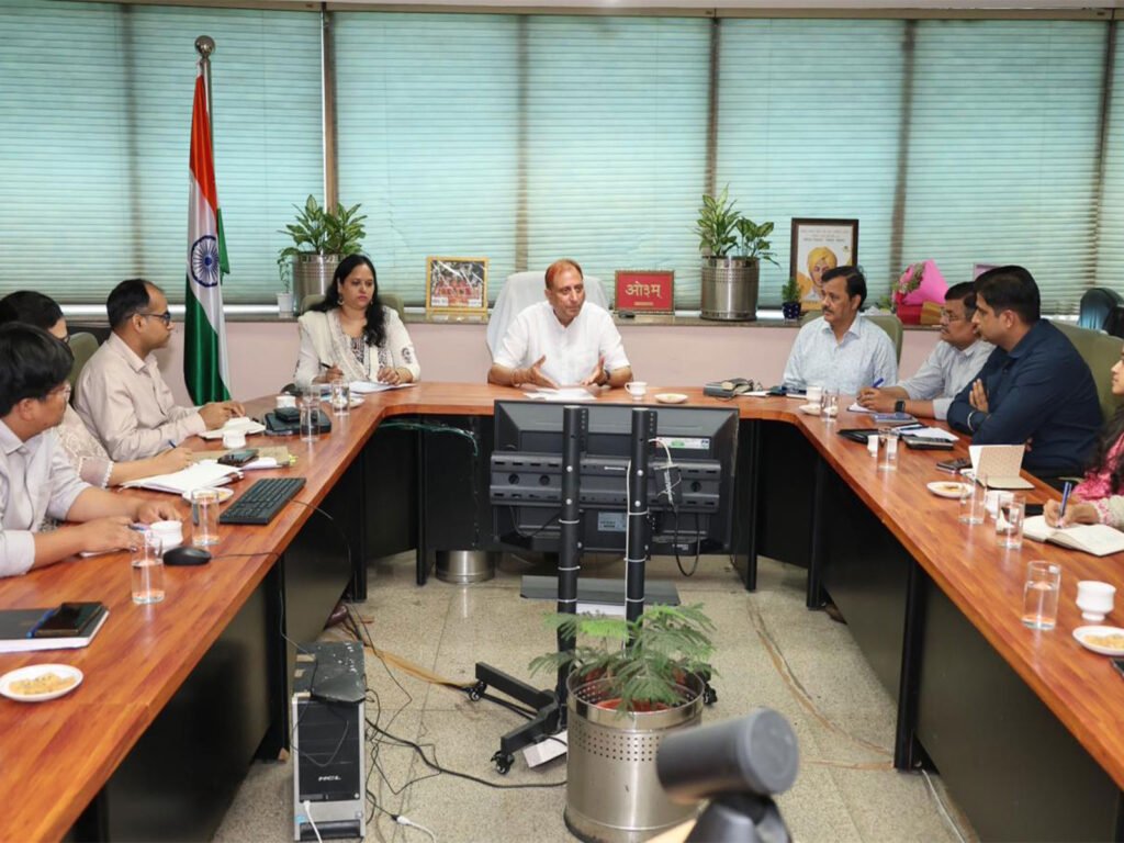 Delhi Mayor Pravesh Wahi chairs a high-level meeting on monsoon preparedness and waterlogging mitigation at MCD Headquarters.