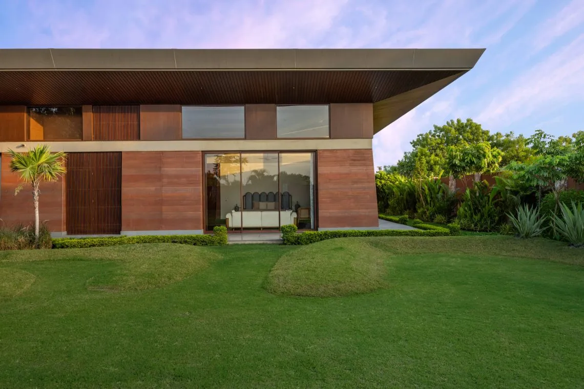 NEERVANA, Art and Architecture Associates