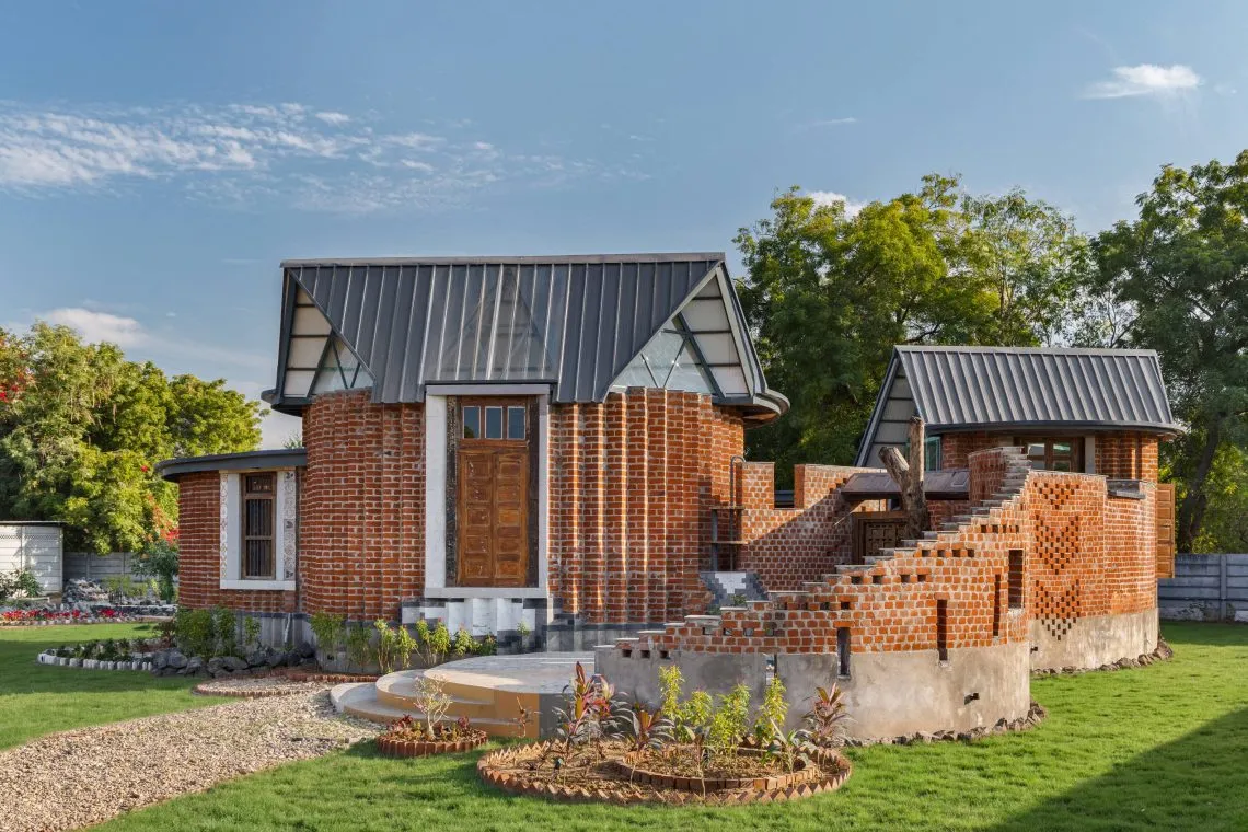 Self Sustaining Farmhouse, Manoj Patel Design Studio